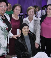 Kardinal Bozanić čestitao 100. rođendan baki Darki